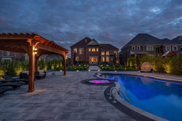 pool building company Kleinburg